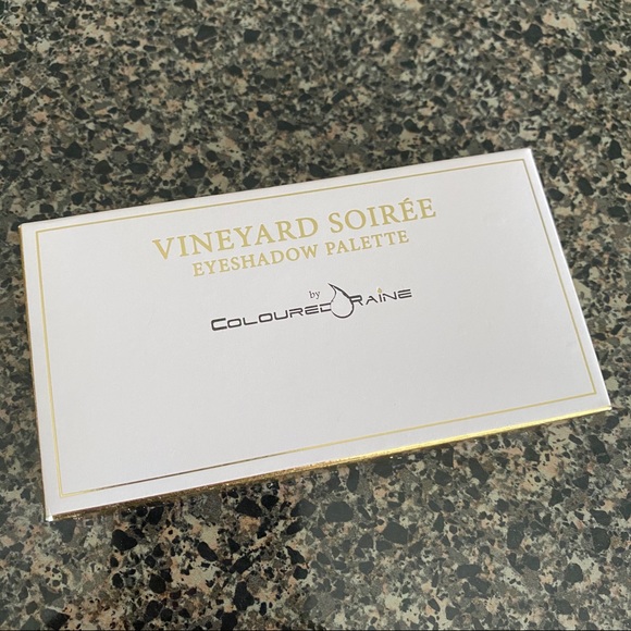 Vineyard Soirée Eyeshadow Palette with Bag New - Picture 4 of 7